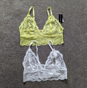 Kendall + Kylie white and neon green lace bralette size Small BNWT NEW